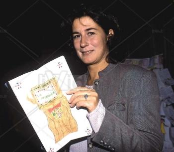 E' scrittrice e sceneggiatrice. Ha realizzato programmi televisivi di grande successo, fra cui “L’Albero Azzurro” e “Melevisione”, entrambi trasmessi da Rai Tre. Come scrittrice ha pubblicato numerosi libri dedicati a bambini e ragazzi.